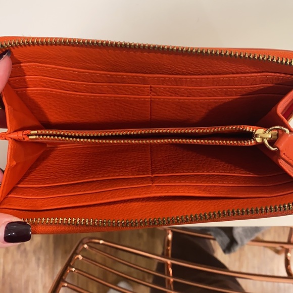 Tory Burch wallet - Picture 2 of 2